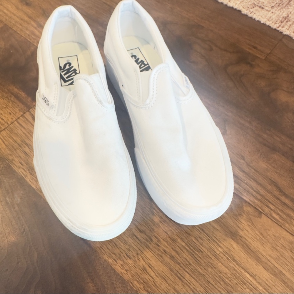 Vans Classic Slip-On Sneakers – All White – Women’s Size 8